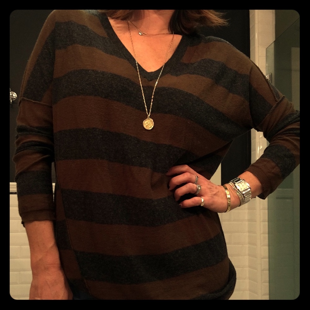 Vince striped v-neck sweater featherweight wool M